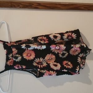 M No boundaries black tank top